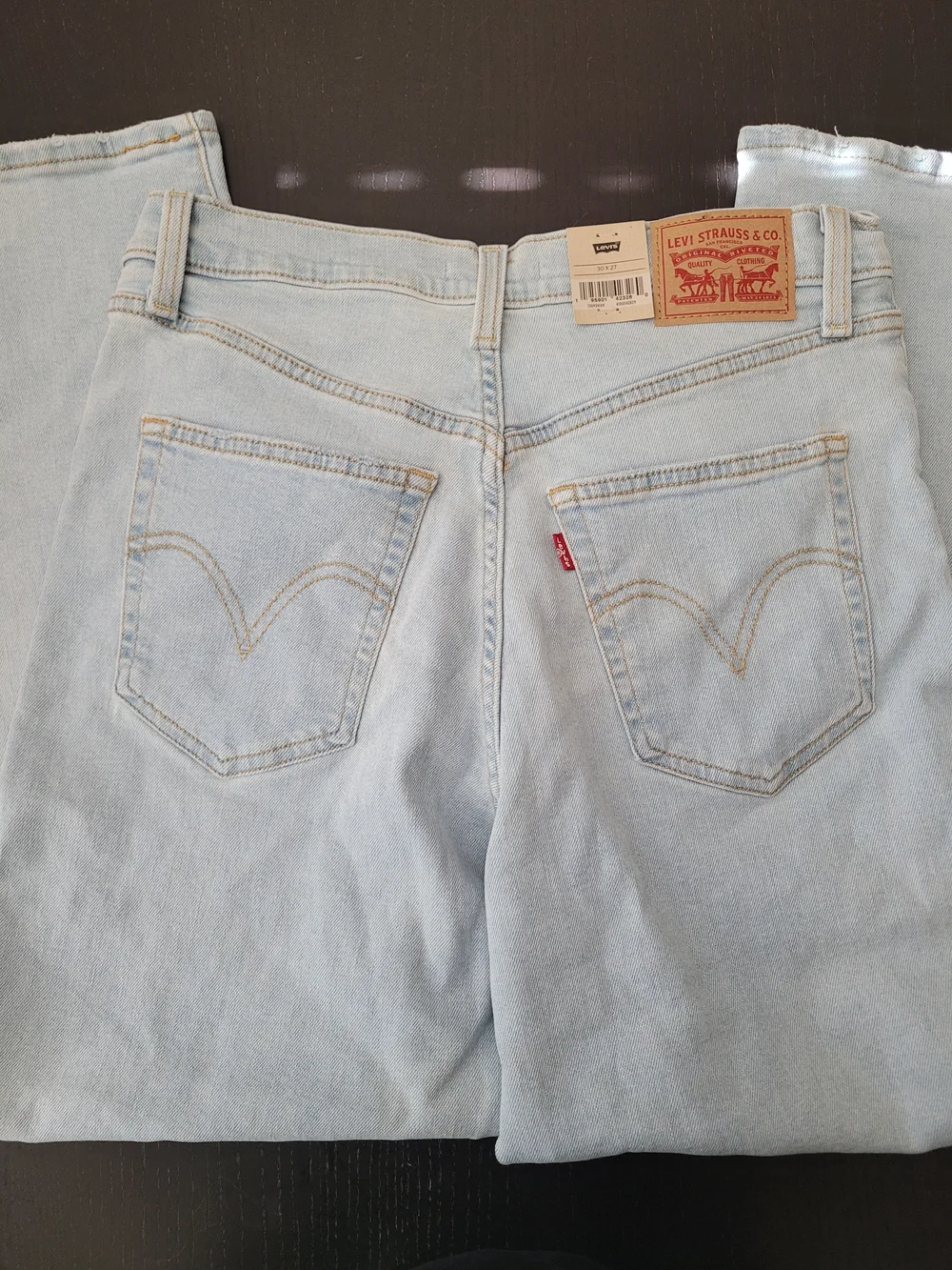 Levi's Ribcage Straight Ankle Jeans - Light Wash, Pale Blue, Buttonfly - Picture 4 of 11
